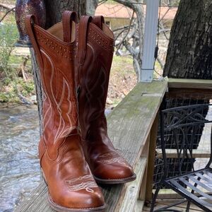 Free Bird Brown Leather Western Boots W studded & Beautiful Designs Sz 7